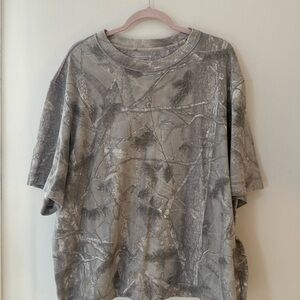 Abercrombie & Fitch Gray Camouflage Tee